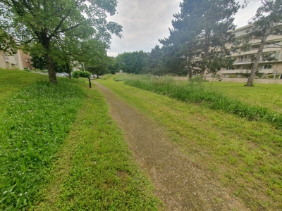 Entreprise paysagiste Grenoble - Fauchage raisonné et gestion différenciée dans une copropriété