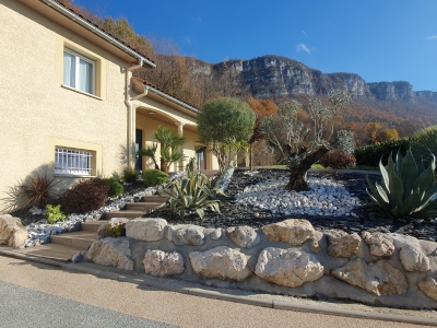 Entretien harmonieux jardin à Saint-Ismier